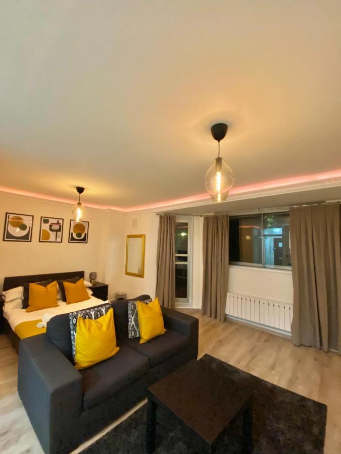 Apt - Balcony- Kensington-24 7 Security Londra Dış mekan fotoğraf